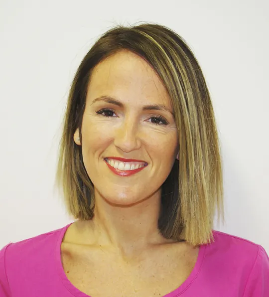 Laura Jaime García, odontóloga, periodoncia y cirugía en Reinadent